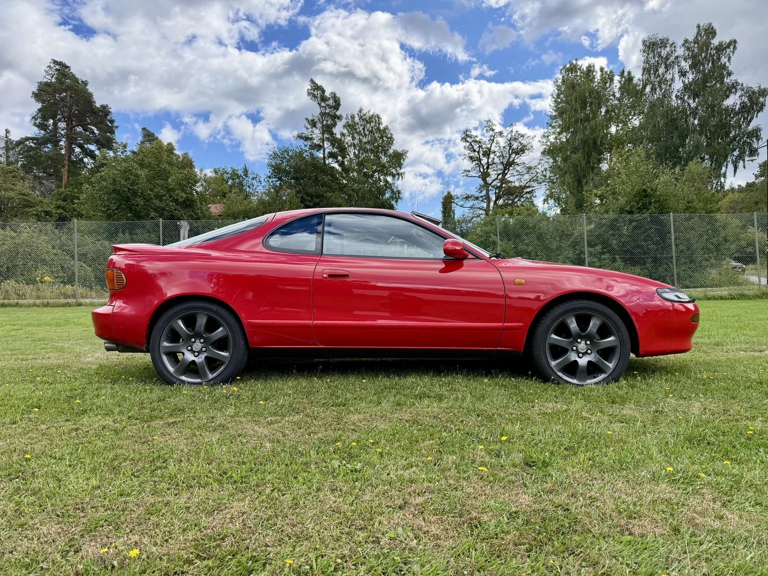 Exterior image of 1990 Toyota Celica (4)