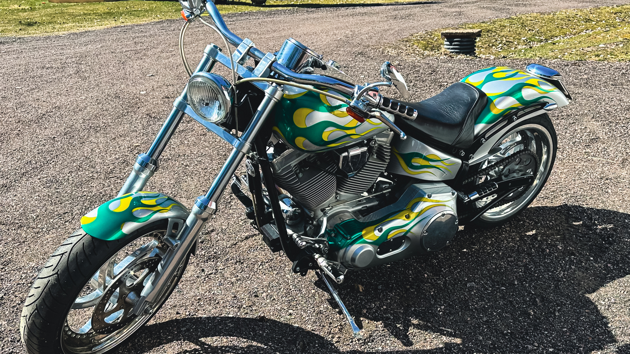 Exteriörbild på 2000 Harley-Davidson FXST Custom (2)