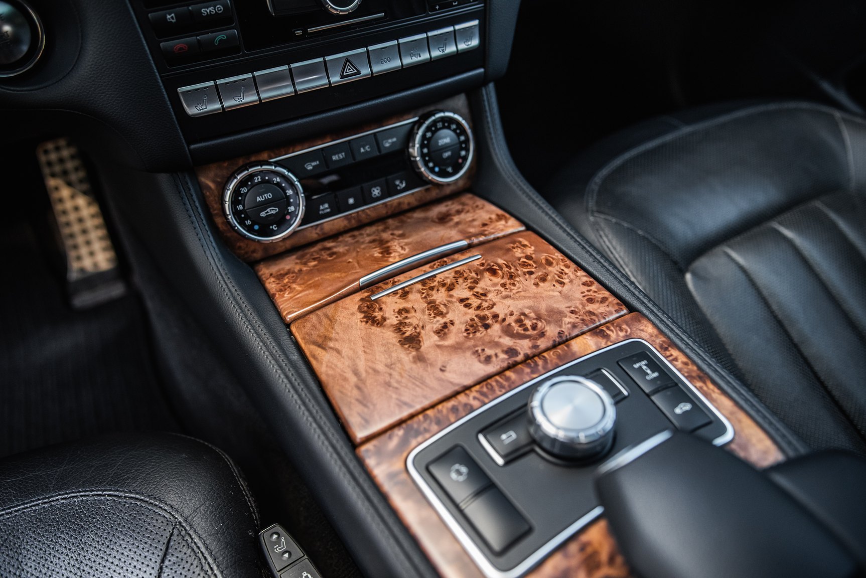 Innenraumfoto von 2011 Mercedes-Benz CLS 500