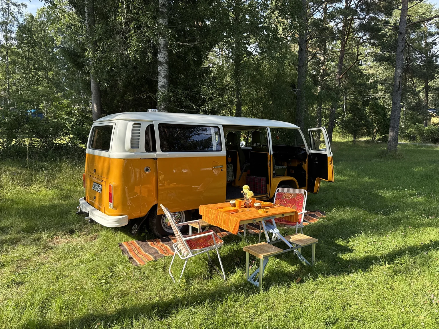 Aussenfoto 1975 Volkswagen Transporter Campervan (3)