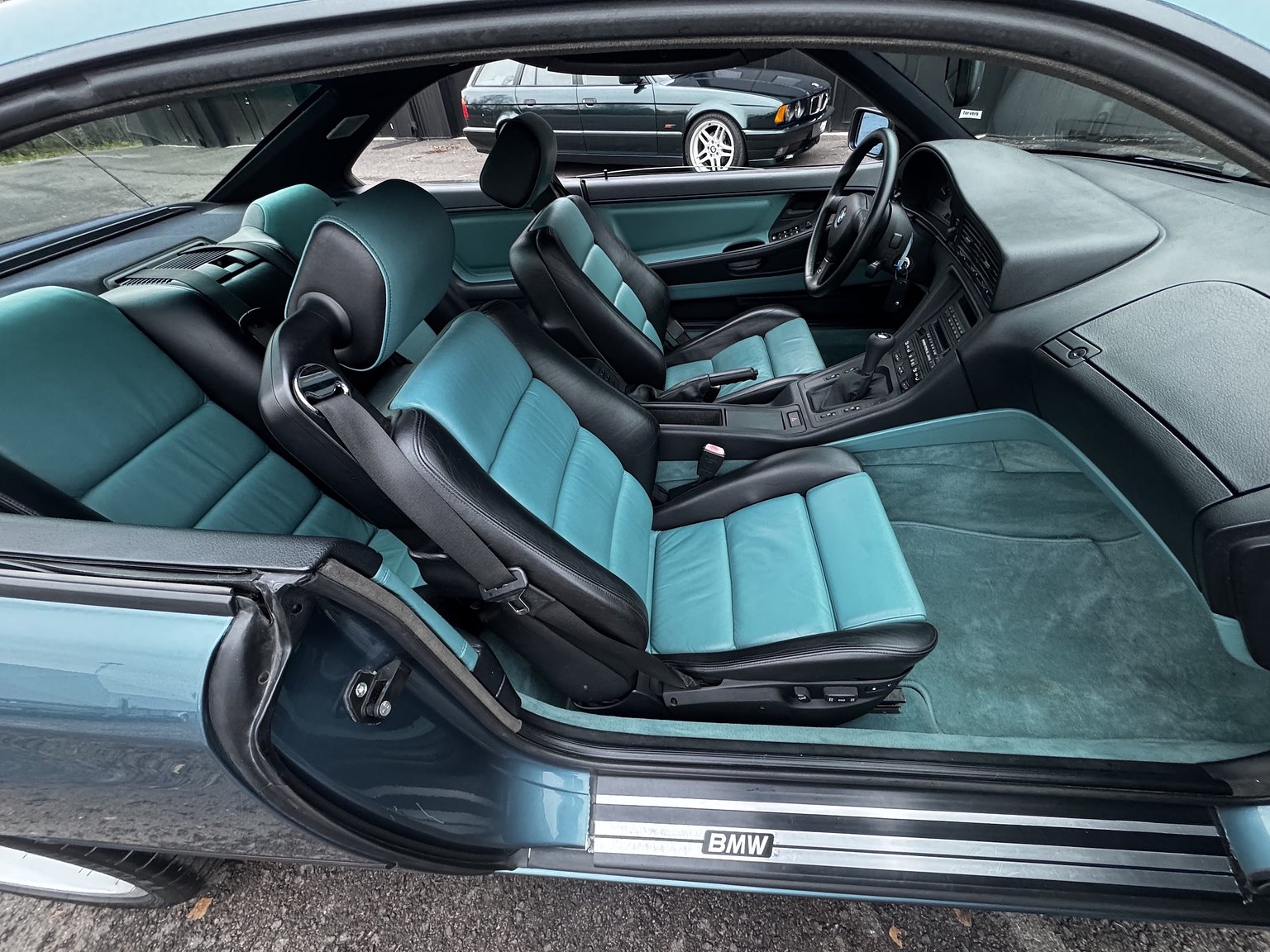 Innenraumfoto von 1992 BMW 850i 6-speed manual - NO RESERVE
