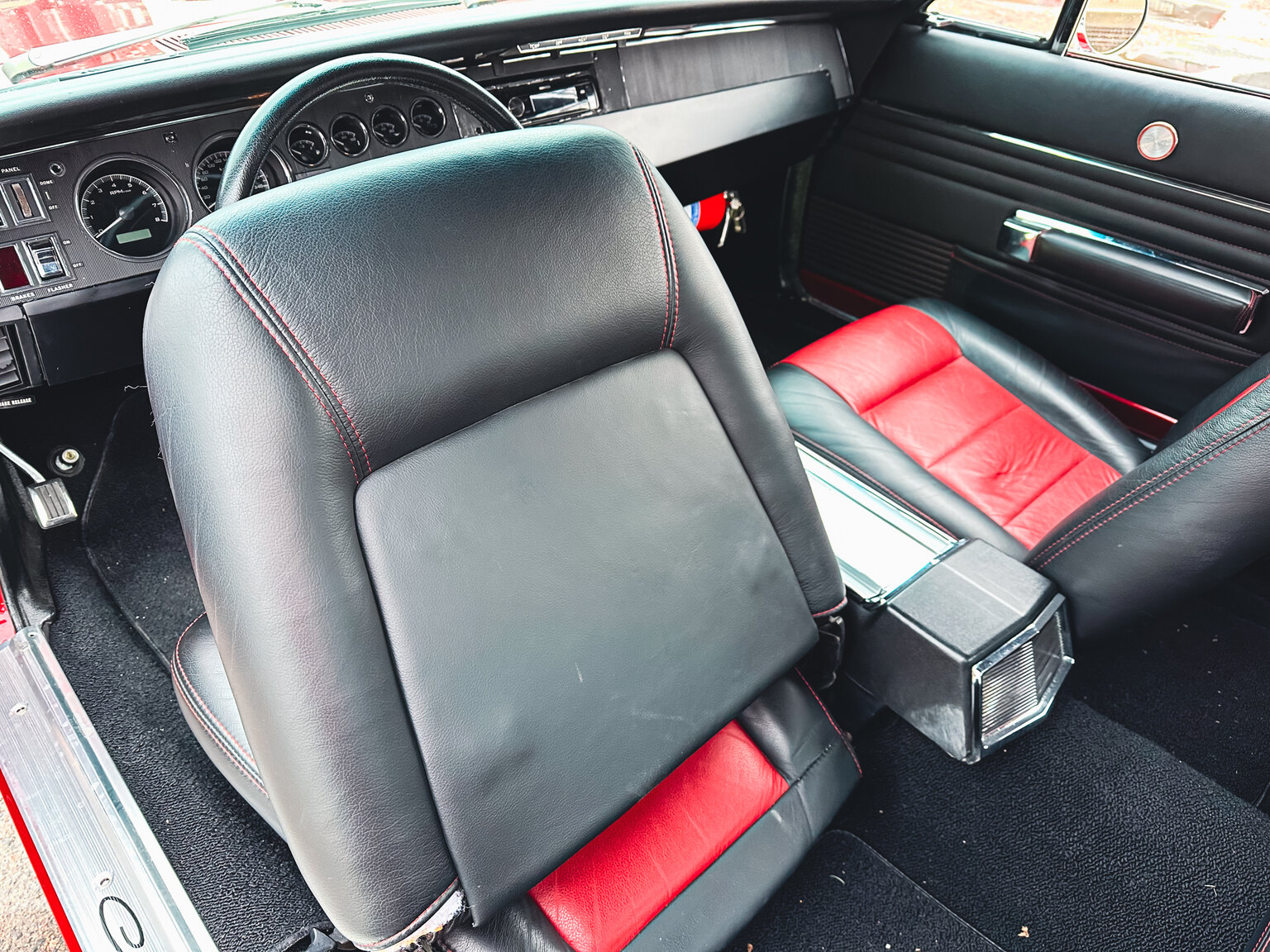 Interior image of 1968 Dodge Charger R/T (35)