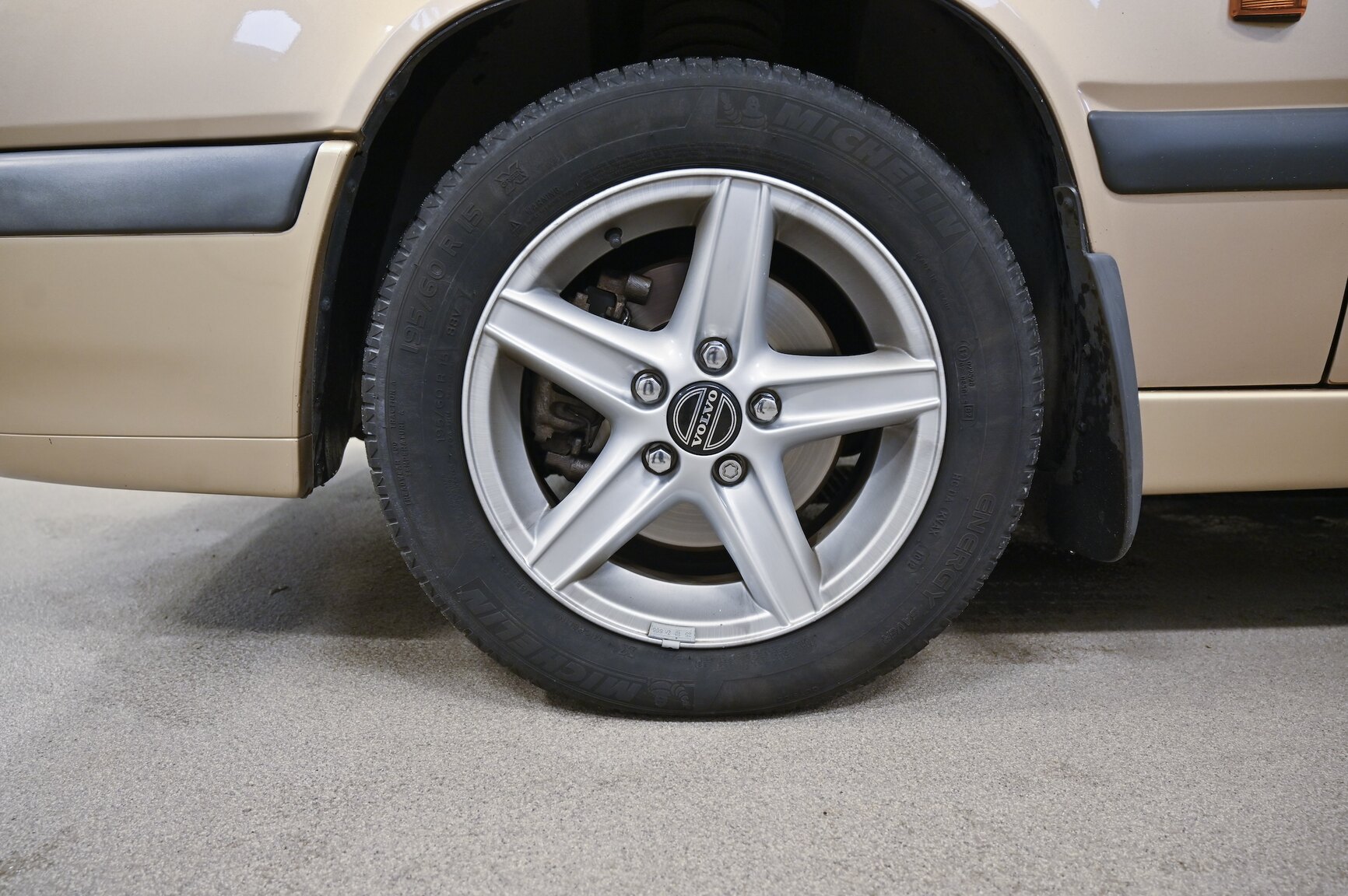 Exteriörbild på 1996 Volvo 855GLT