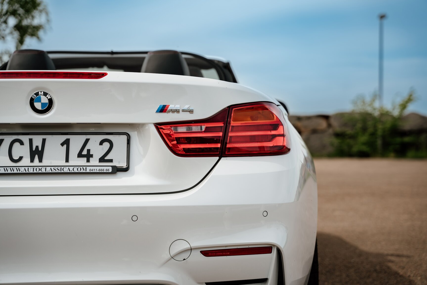 Exteriörbild på 2015 BMW M4 Cabriolet