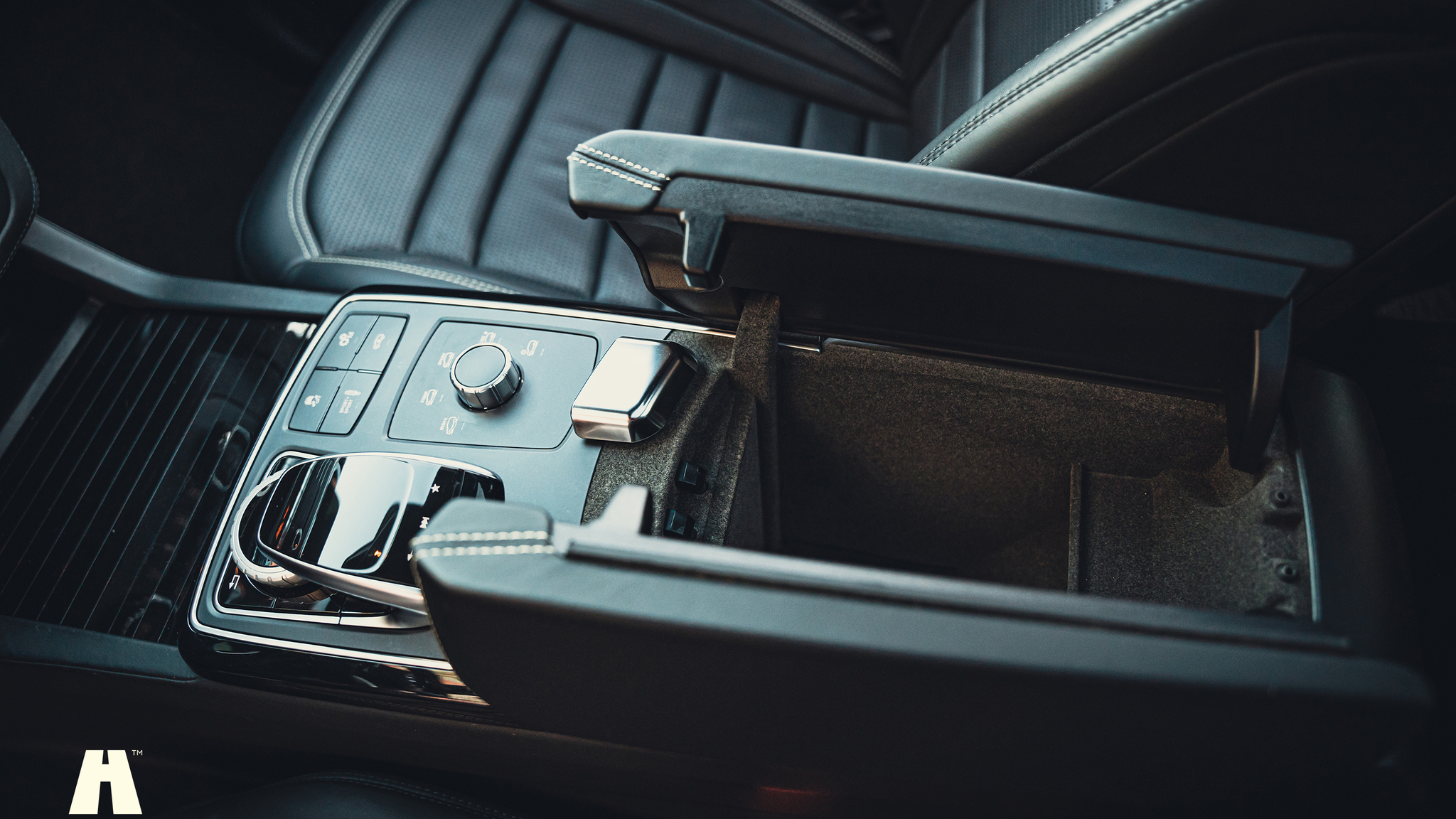 Innenraumfoto von 2017 Mercedes-Benz GLS 63 AMG (58)