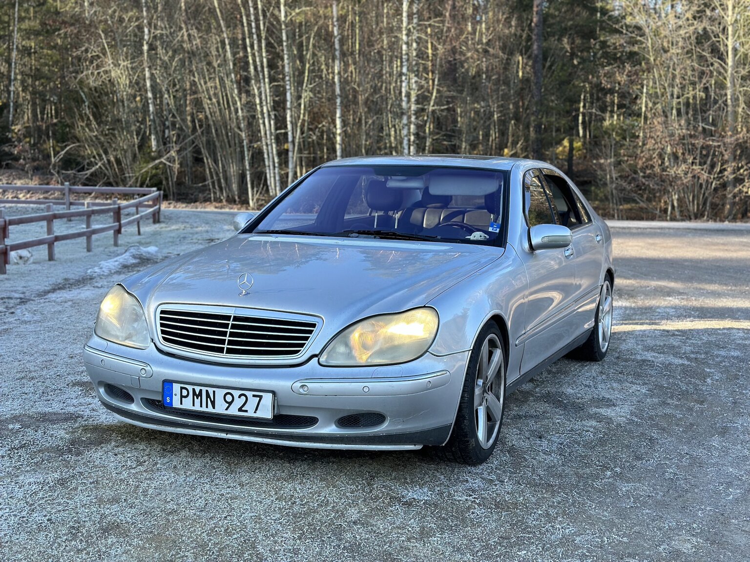 Exterior image of 1999 Mercedes-Benz S 500 L