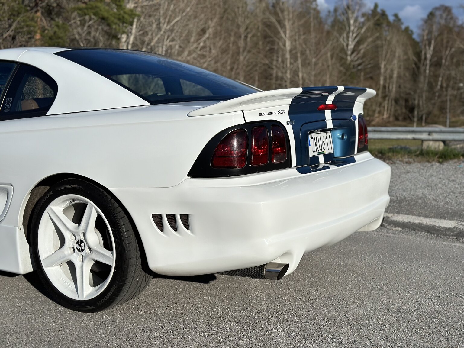 Exterior image of 1997 Ford Mustang Saleen S-281 Cobra