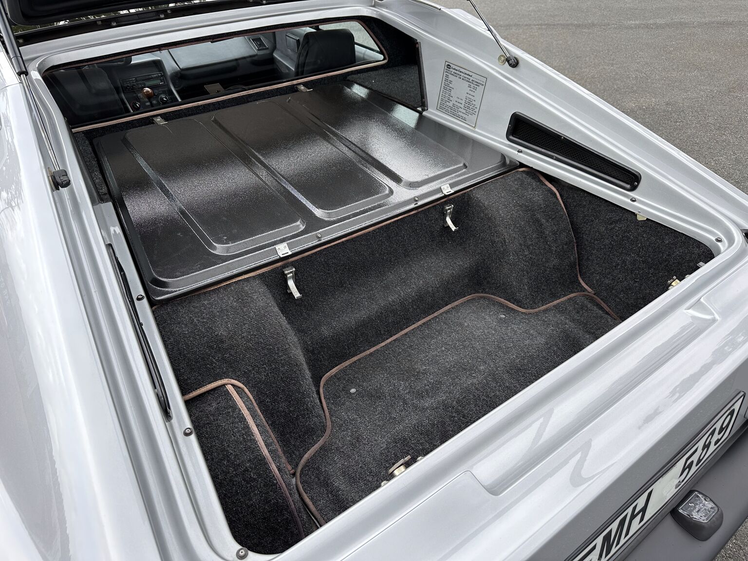 Innenraumfoto von 1987 Lotus Esprit S3