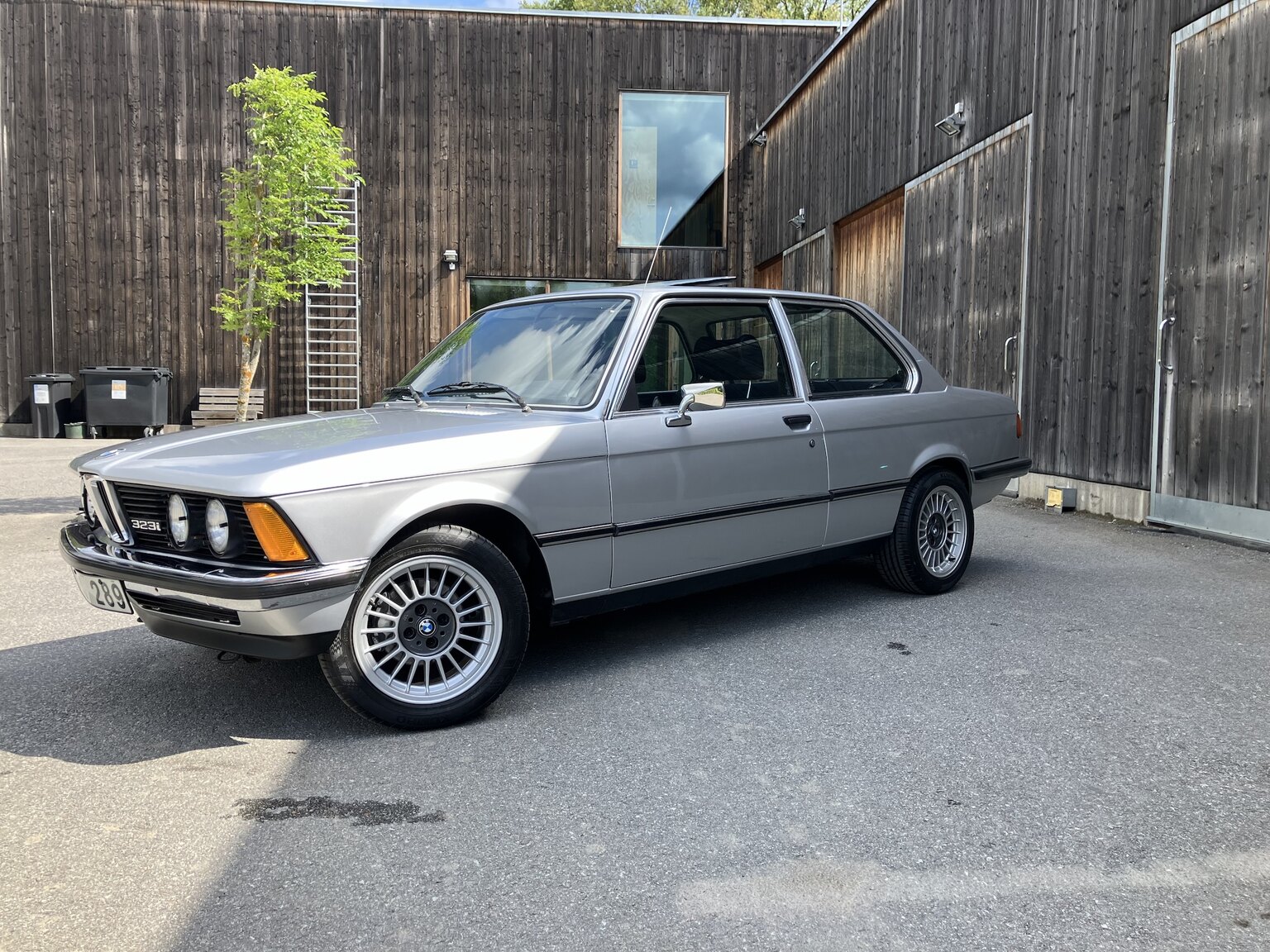 Aussenfoto 1979 BMW 323i