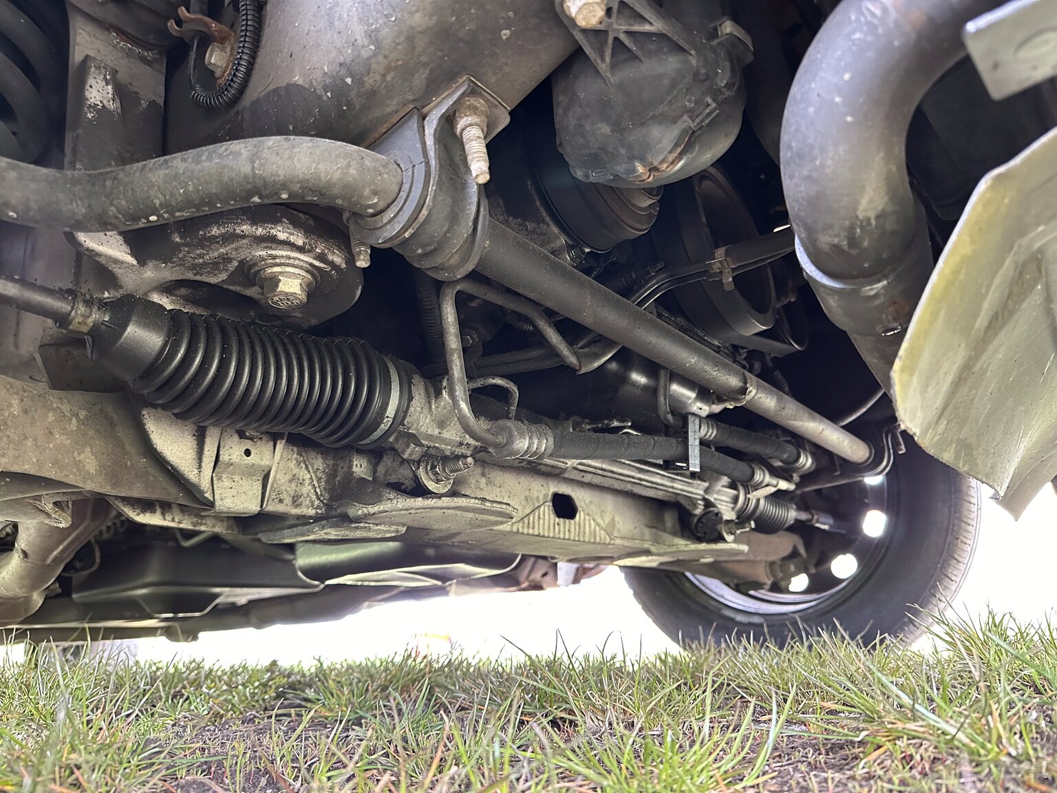 Image of 2011 Ford Crown Victoria New York Cab mechanics (24)