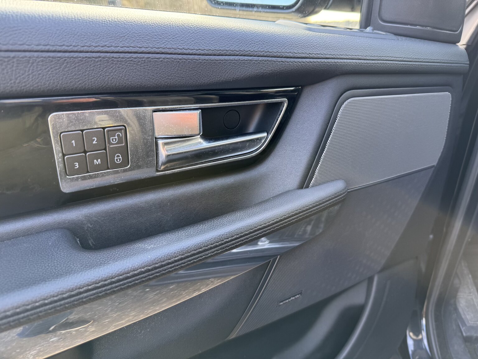 Innenraumfoto von 2012 Land Rover Range Rover Sport V8