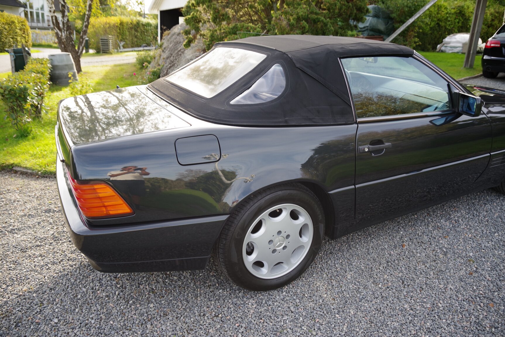 Exterior image of 1992 Mercedes-Benz 300 SL-24