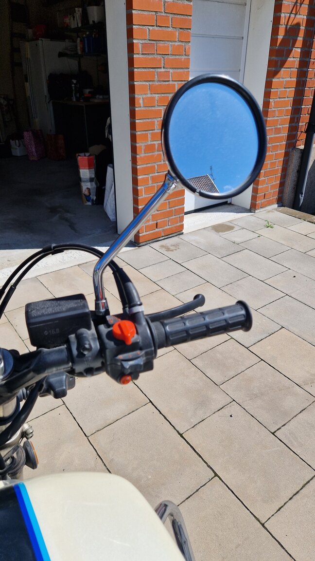 Exterior image of 1982 Honda CBX1000