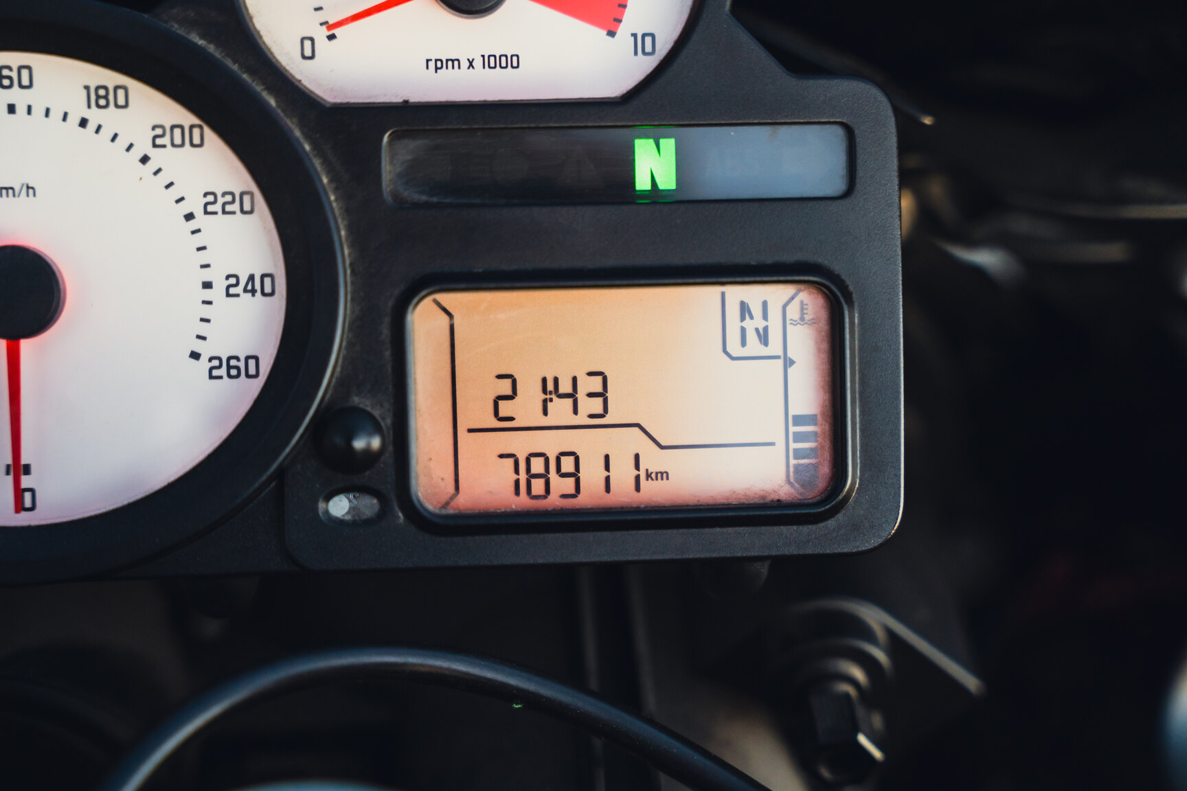 Exterior image of 2006 BMW R1200S