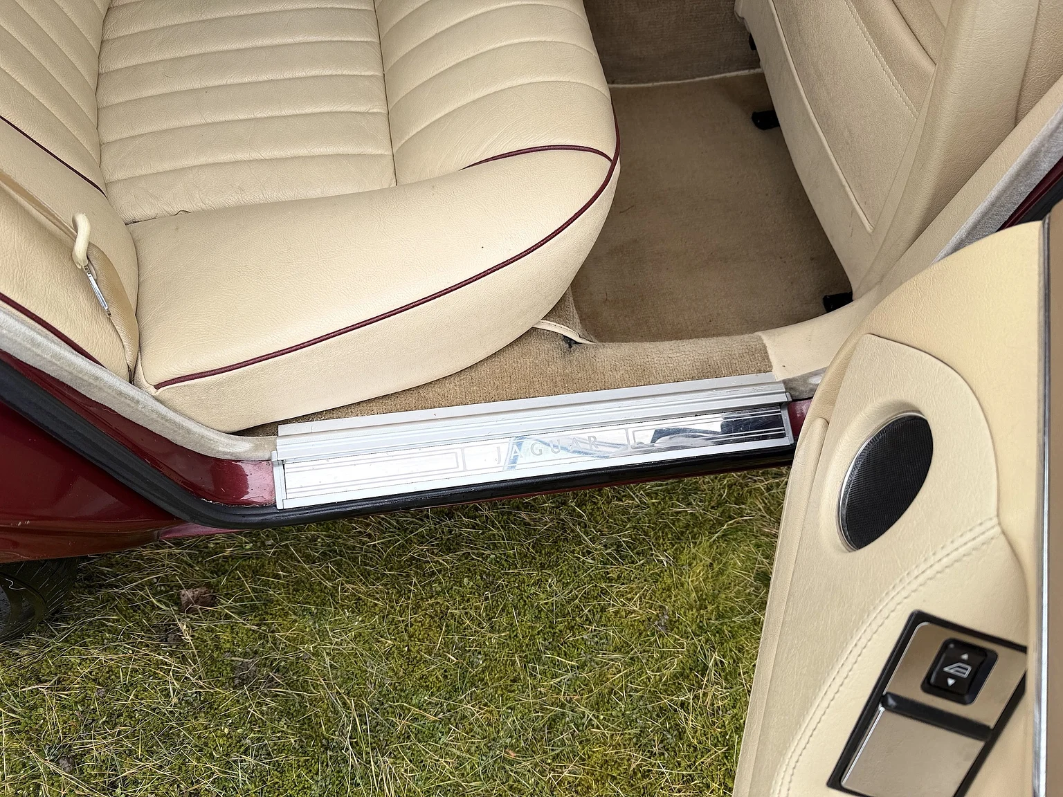 Innenraumfoto von 1991 Jaguar XJ40 Sovereign (73)