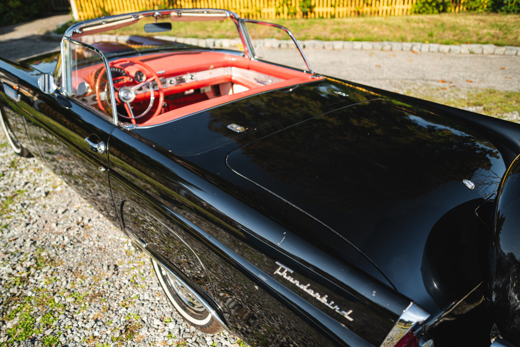 Exteriörbild på 1956 Ford Thunderbird