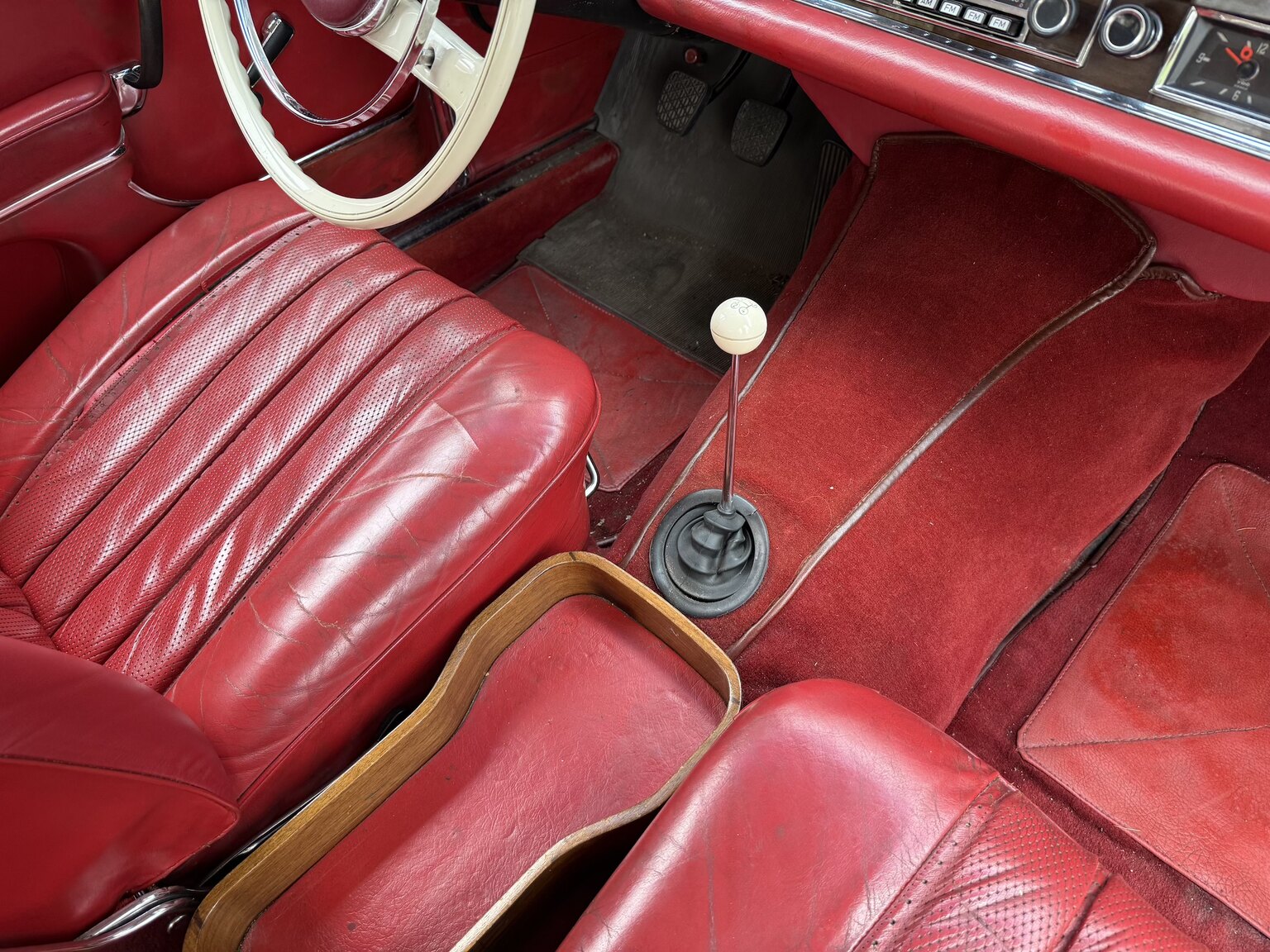 Interiörbild 1963 Mercedes-Benz 220 SE