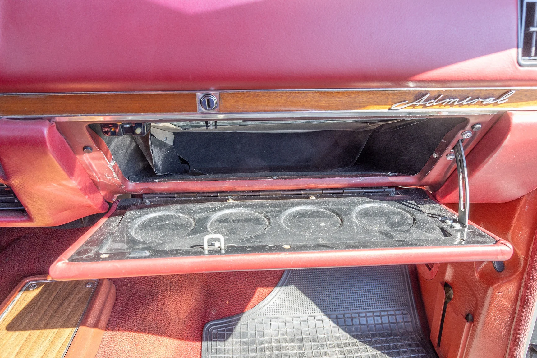 Interior image of 1970 Opel Admiral Admiral (113)
