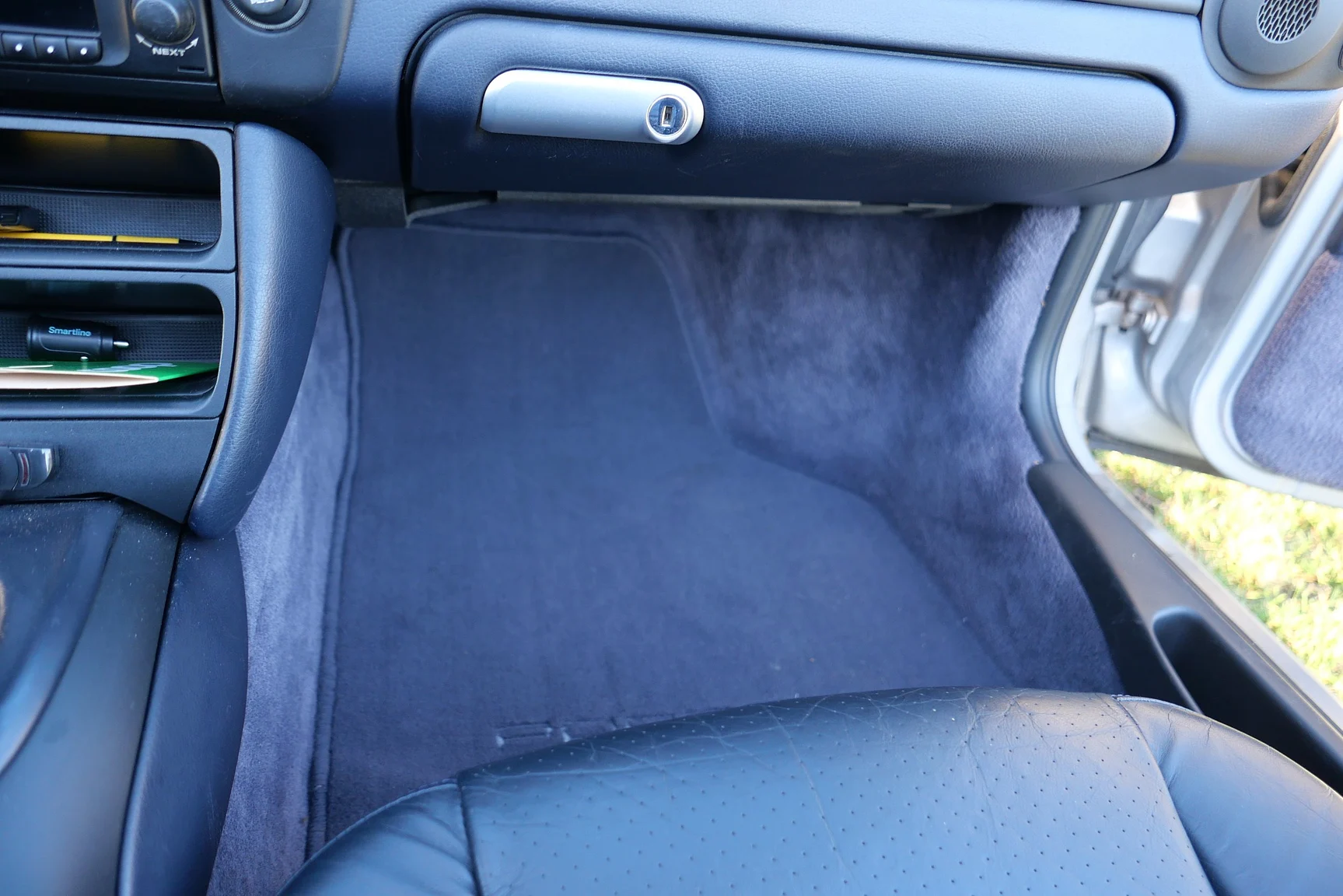 Interior image of 2003 Porsche Boxster (22)