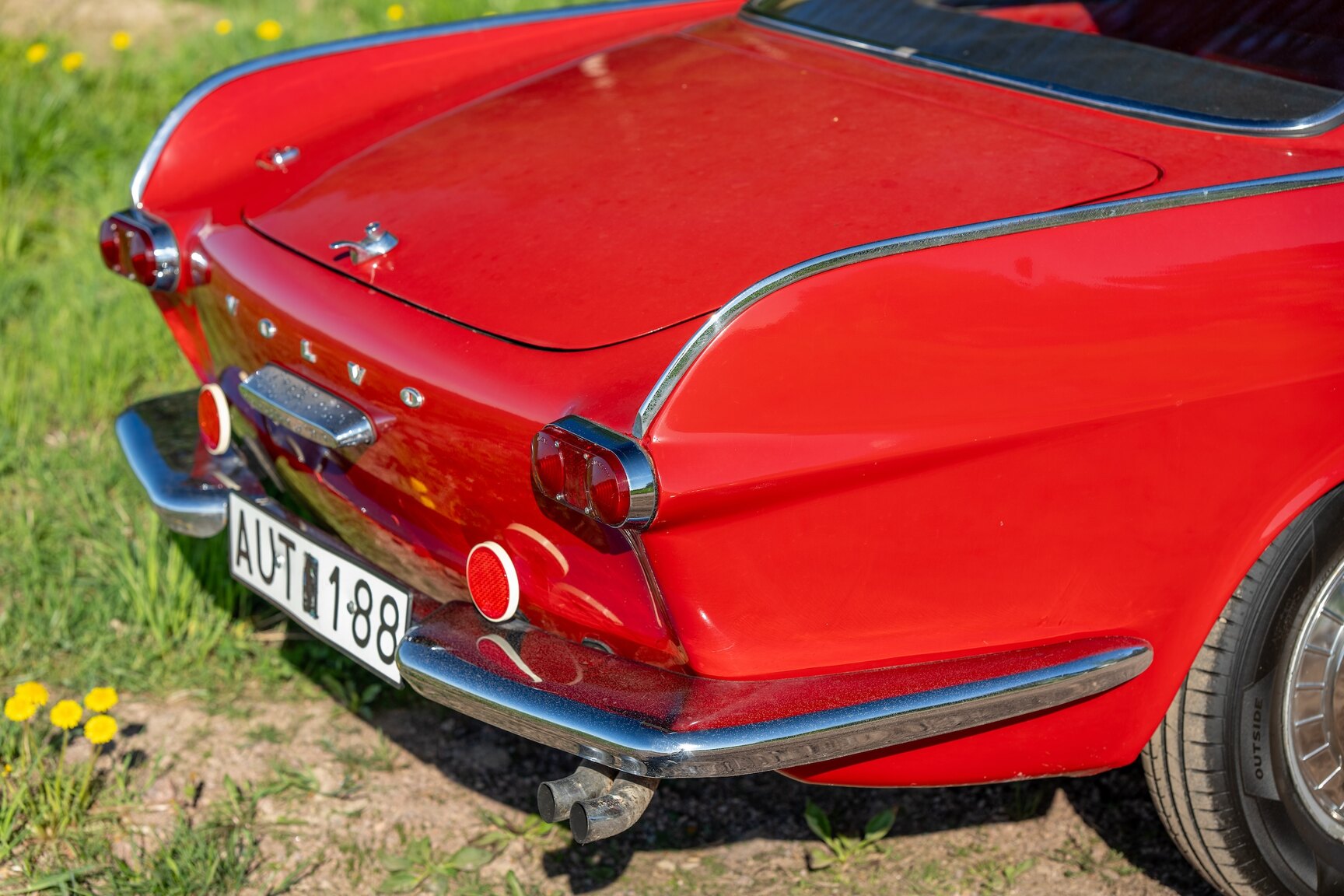 Exterior image of 1961 Volvo P1800