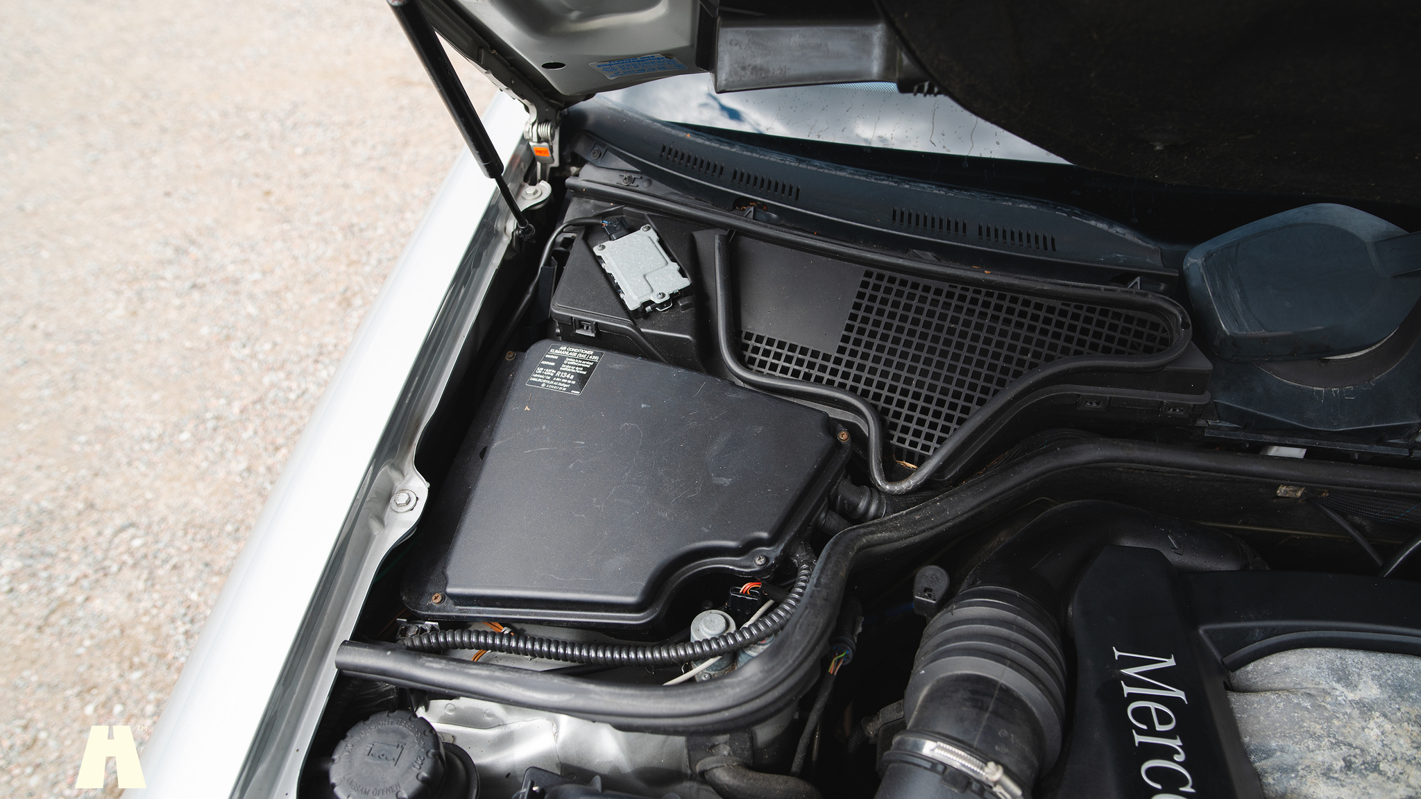 Image of 2000 Mercedes E430 mechanics