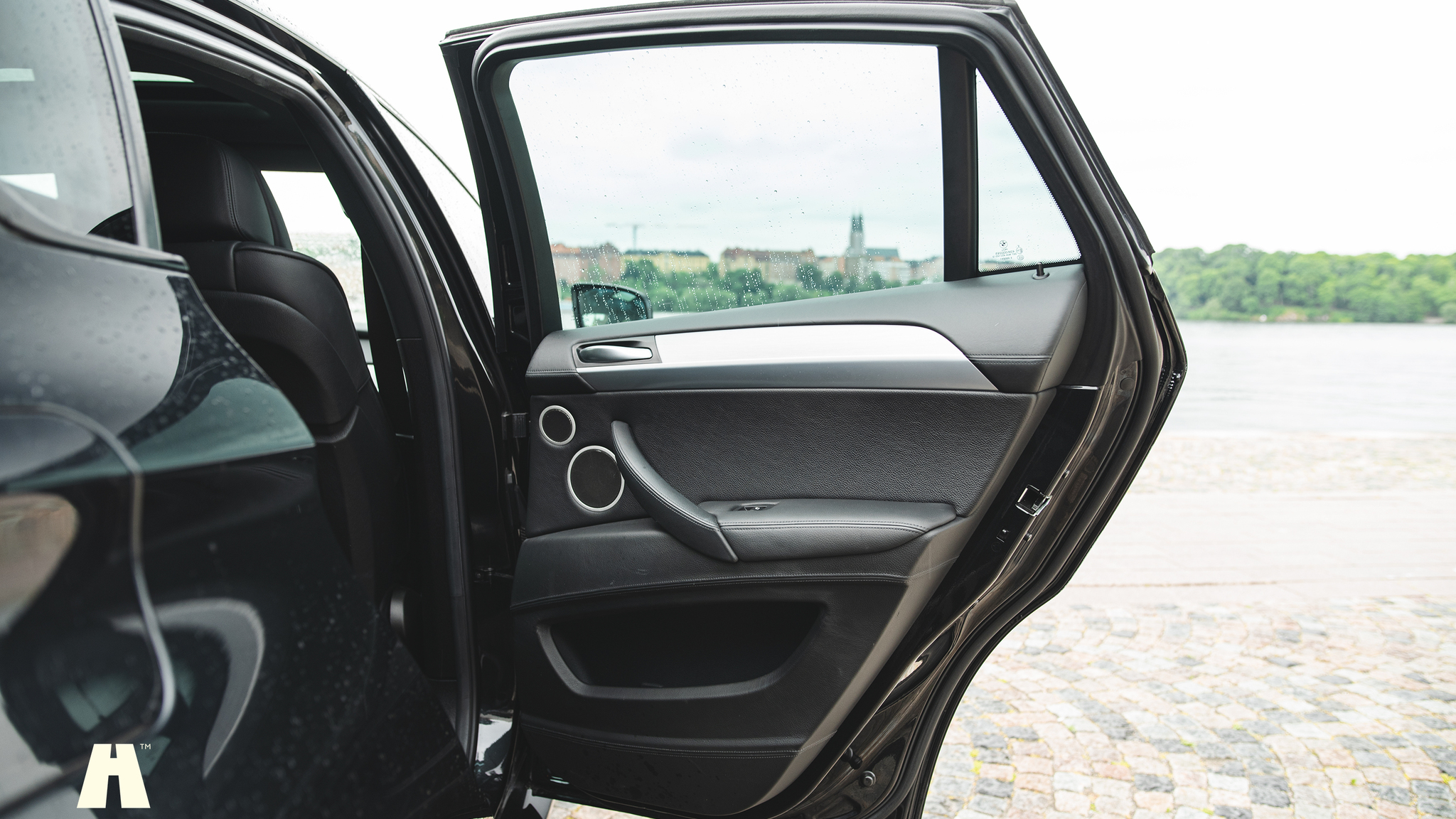 Interior image of 2010 BMW X6 M Ferrita 555HK (60)