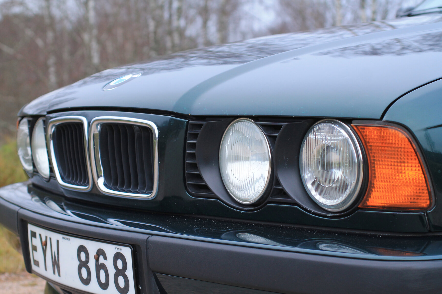 Exterior image of 1996 BMW 520i Touring