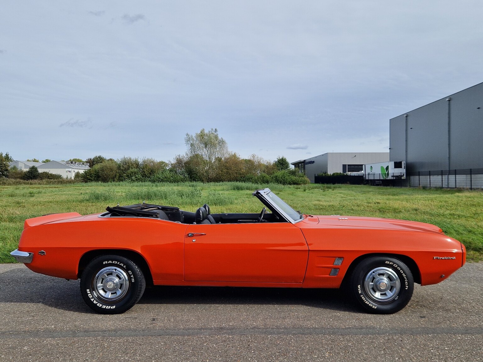 Exteriörbild på 1969 Pontiac Firebird