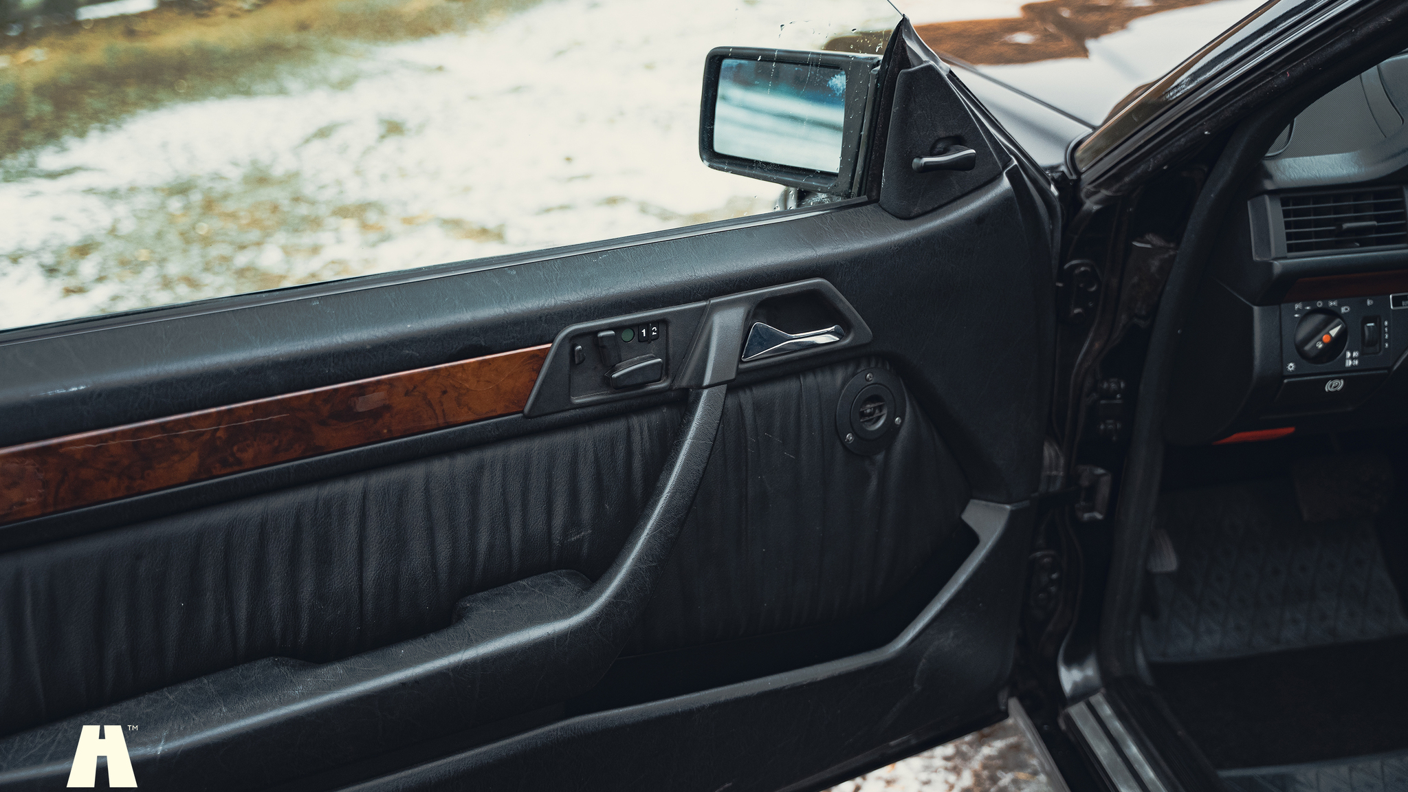 Interior image of 1990 Mercedes 300 CE-24