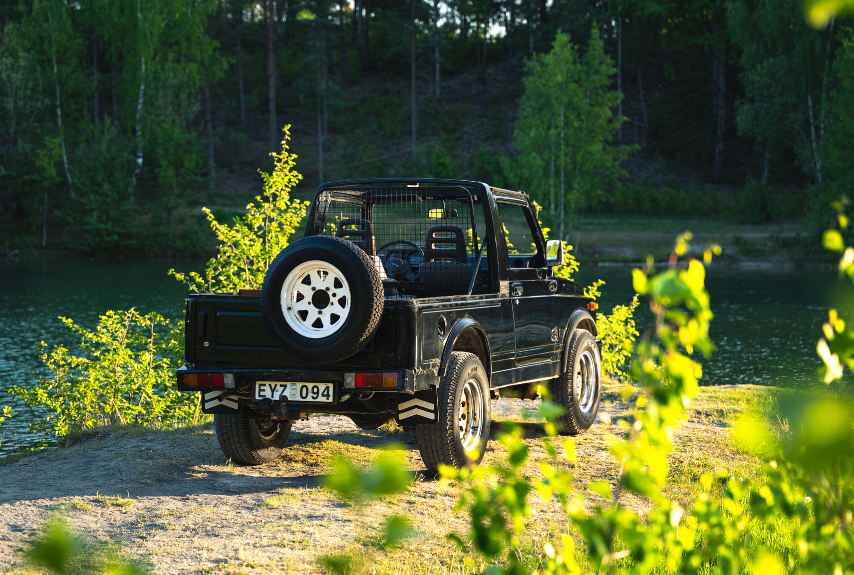 Exterior image of 1987 Suzuki SJ413 long