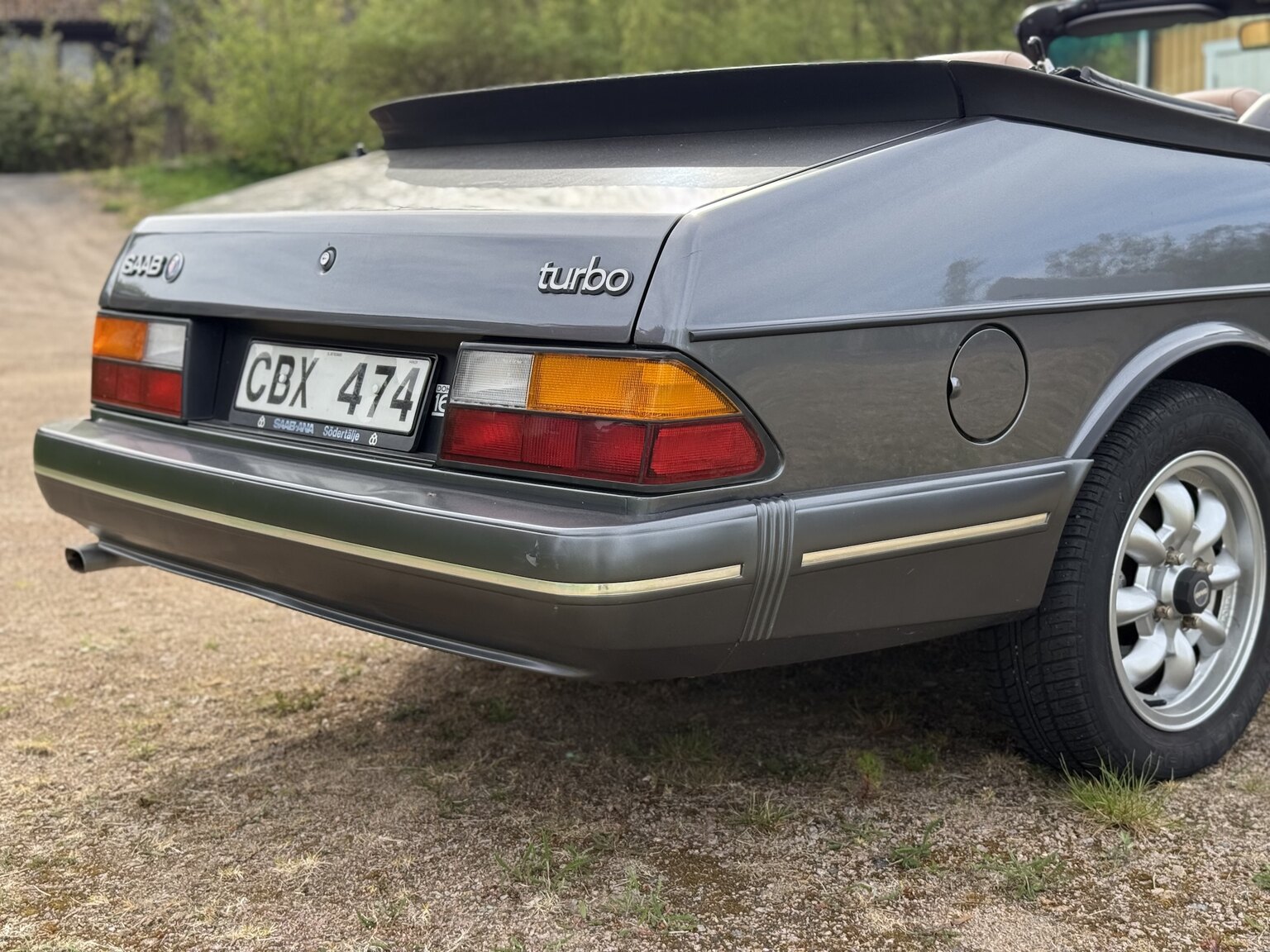 Exterior image of 1987 SAAB 900 Cabriolet 2.0 Turbo T16
