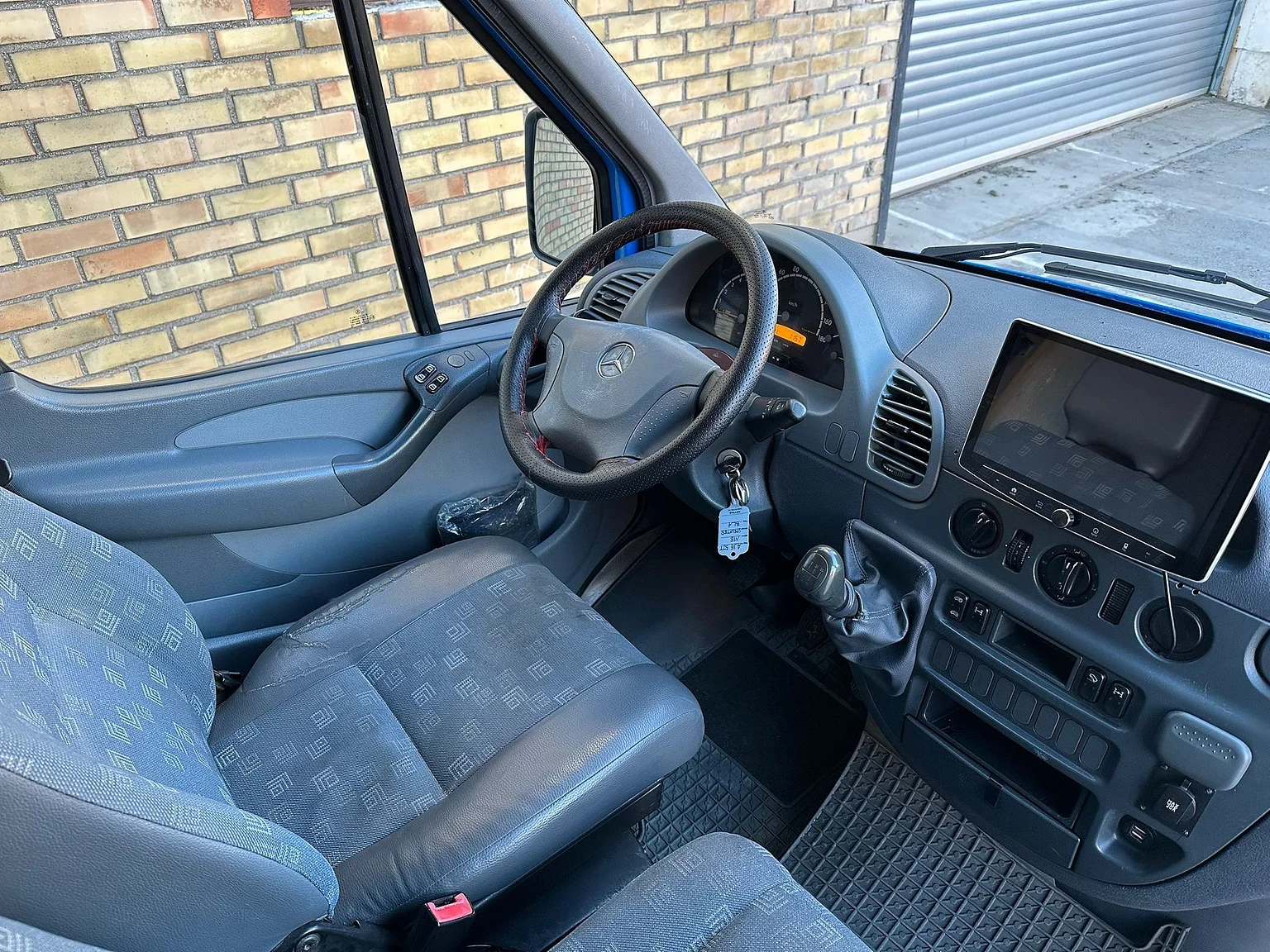 Interiörbild 2004 Mercedes-Benz Sprinter 4x4 Campervan/Overlander (1)