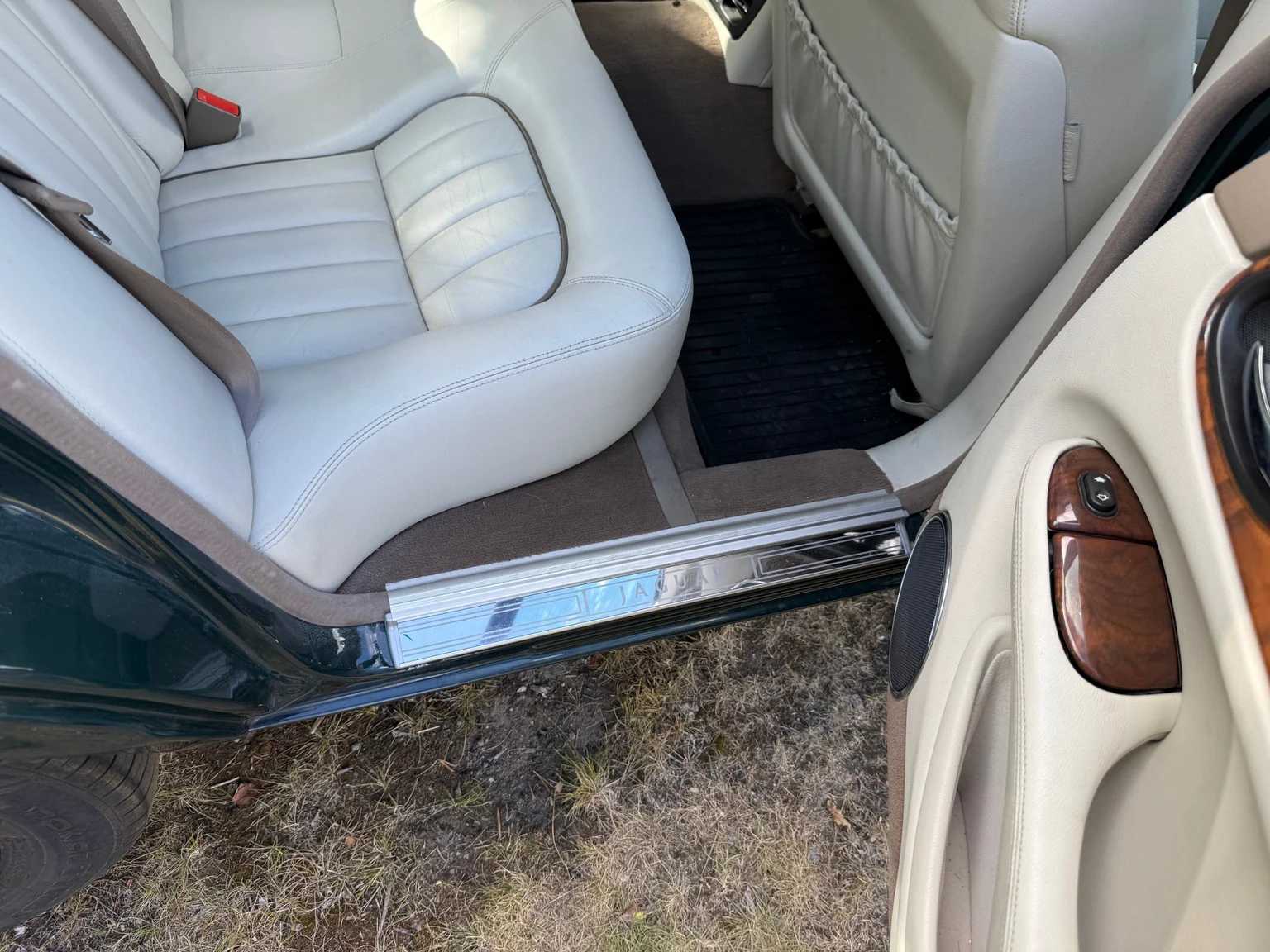 Innenraumfoto von 2001 Jaguar XJ Sovereign 4.0 V8 (66)
