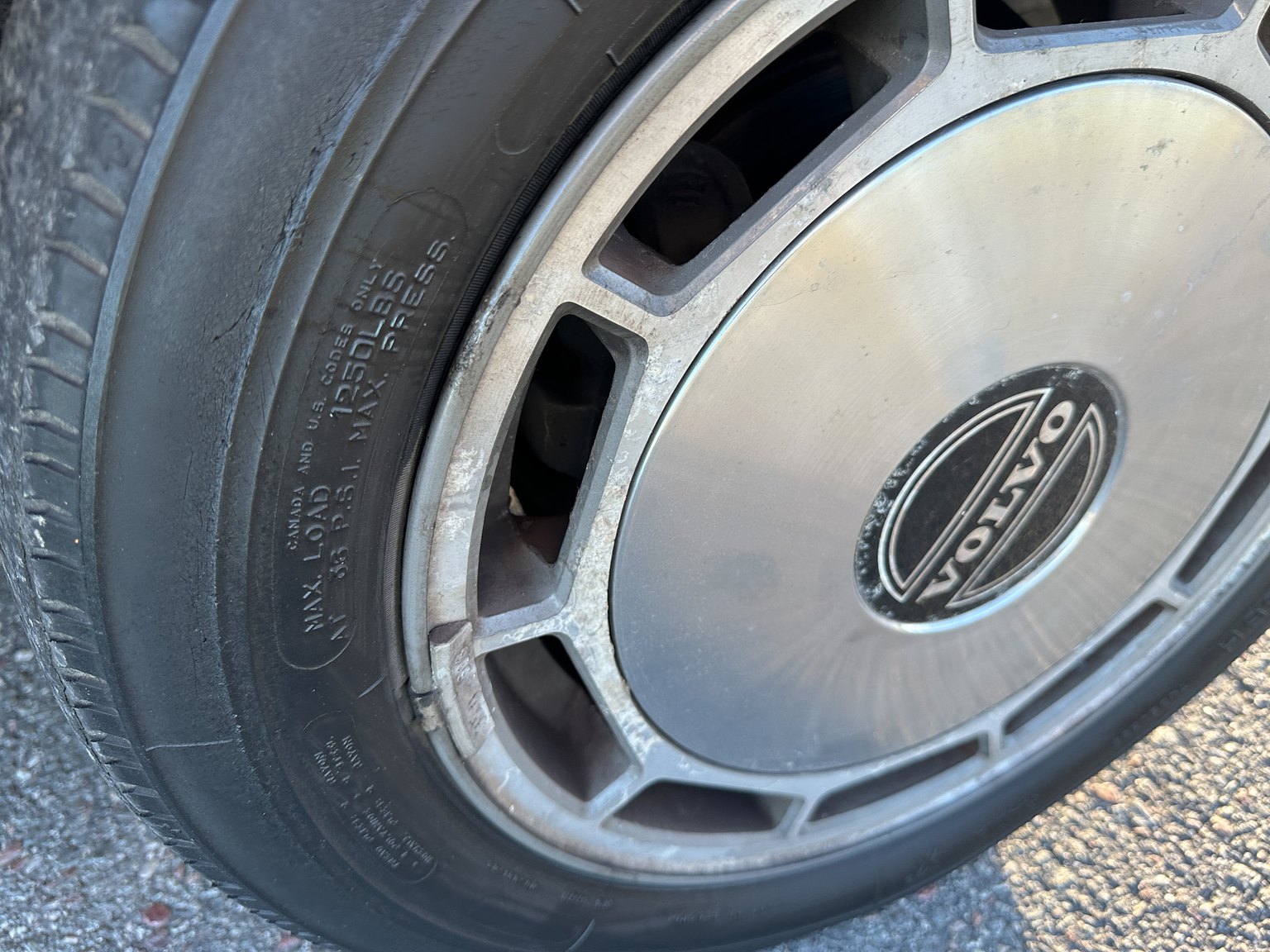 Aussenfoto 1985 Volvo 760 GLE 2.8 V6 Automatisk