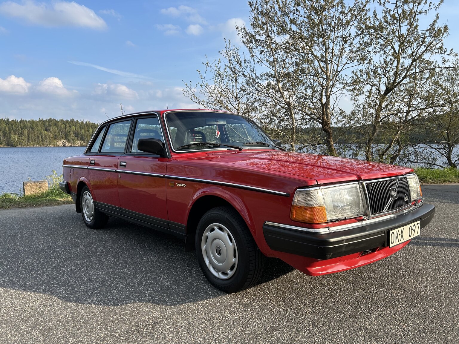 Exterior image of 1990 Volvo 240 GL
