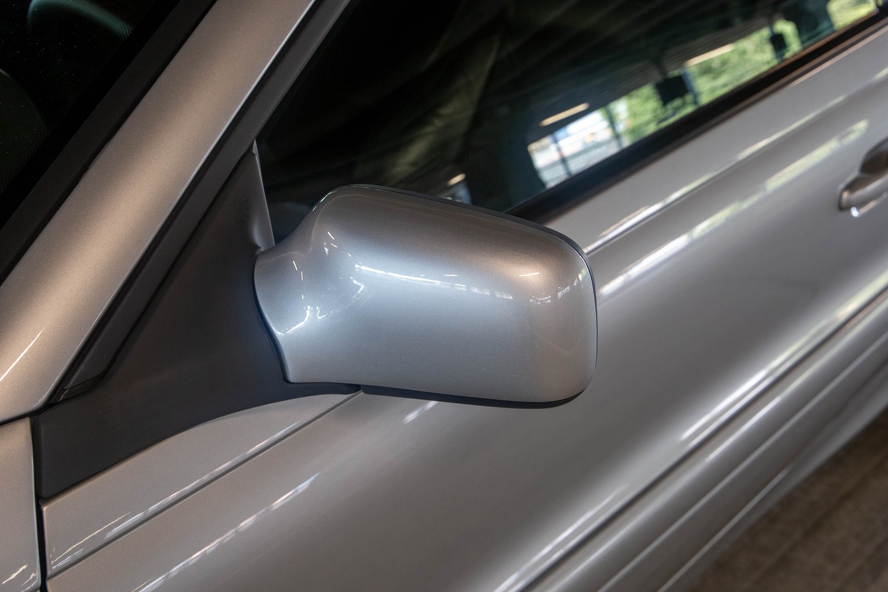 Exterior image of 1999 Volvo C70 2.5 T Manuell