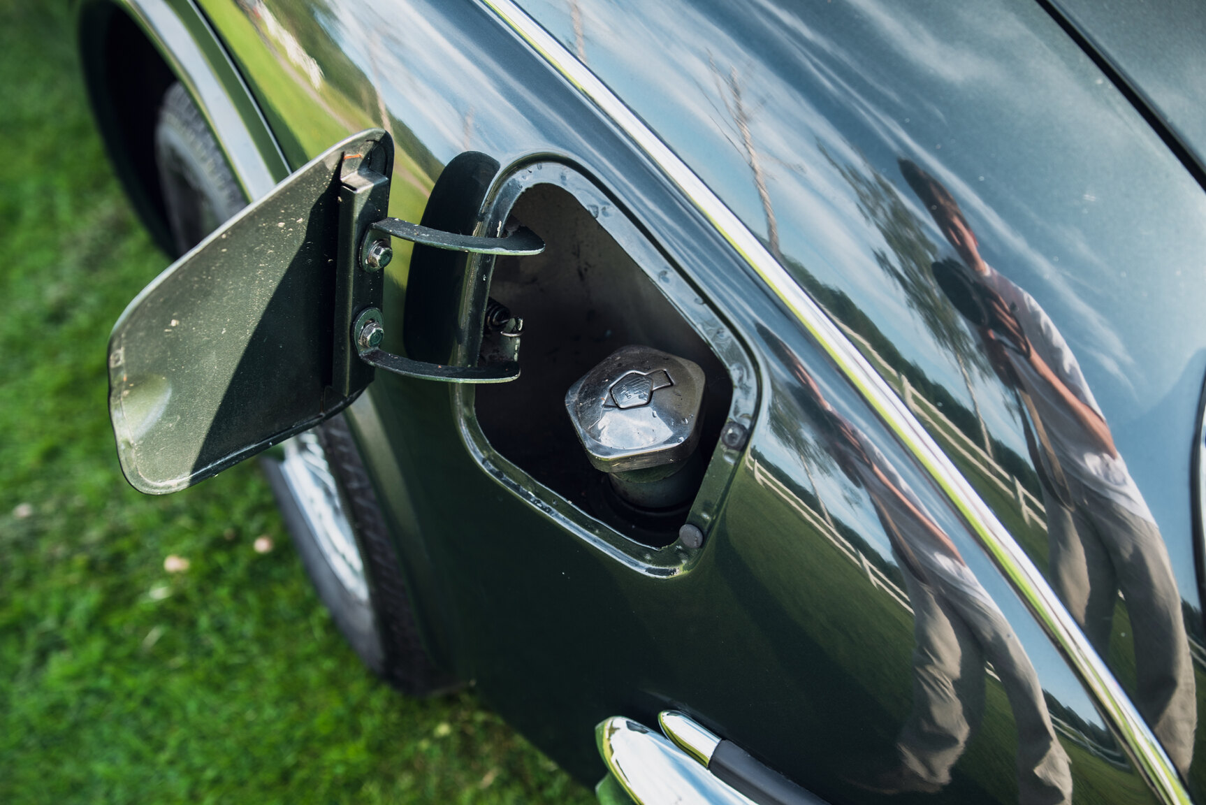 Exterior image of 1965 Daimler 250 V8