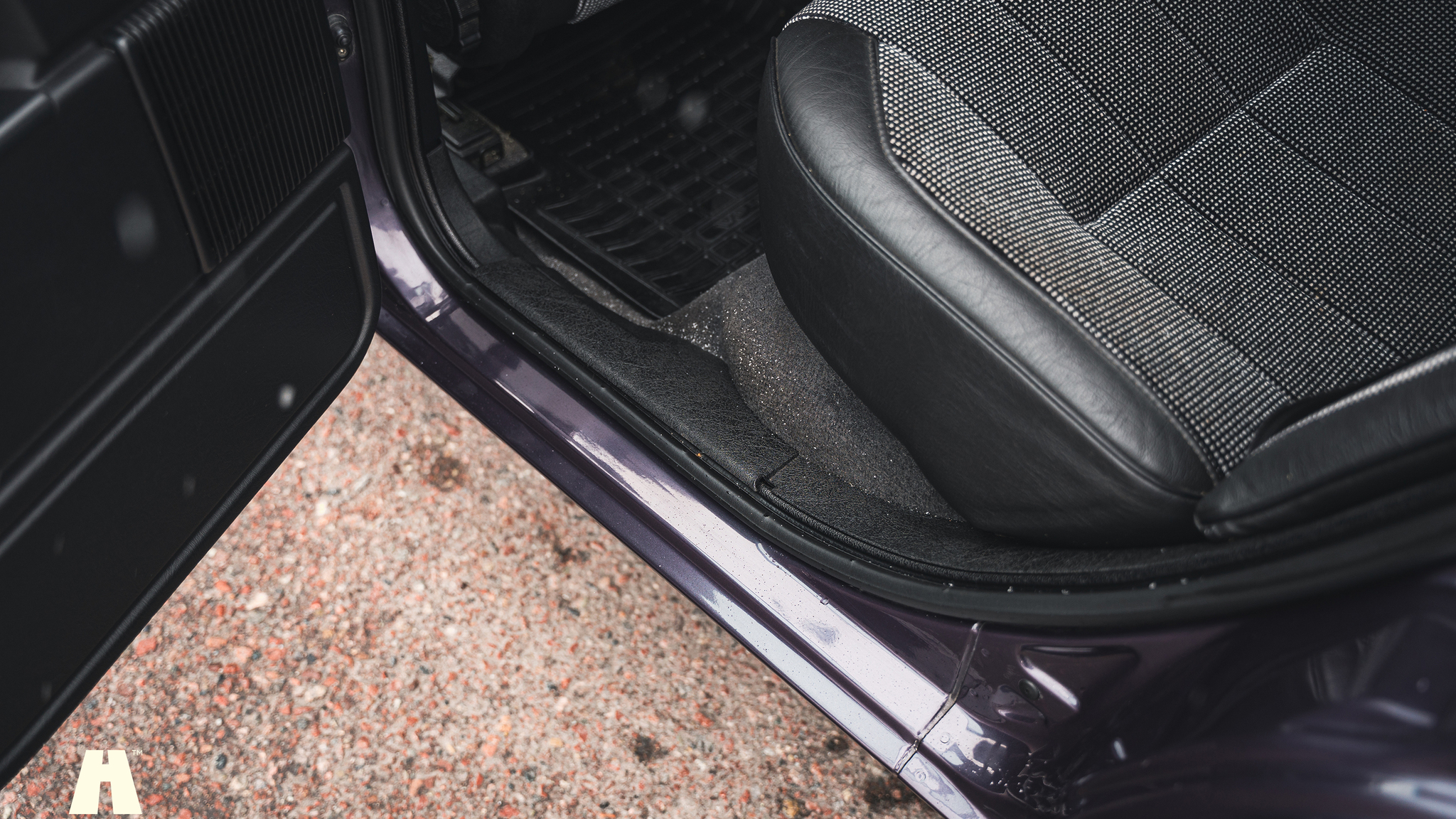 Interior image of 1995 Volvo 940 SE