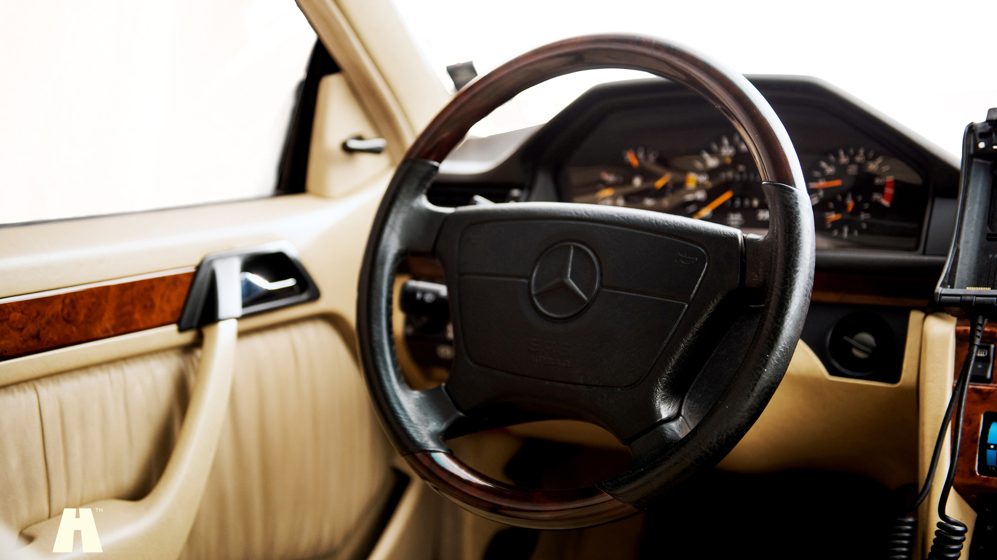 Interior image of 1992 Mercedes 230 CE