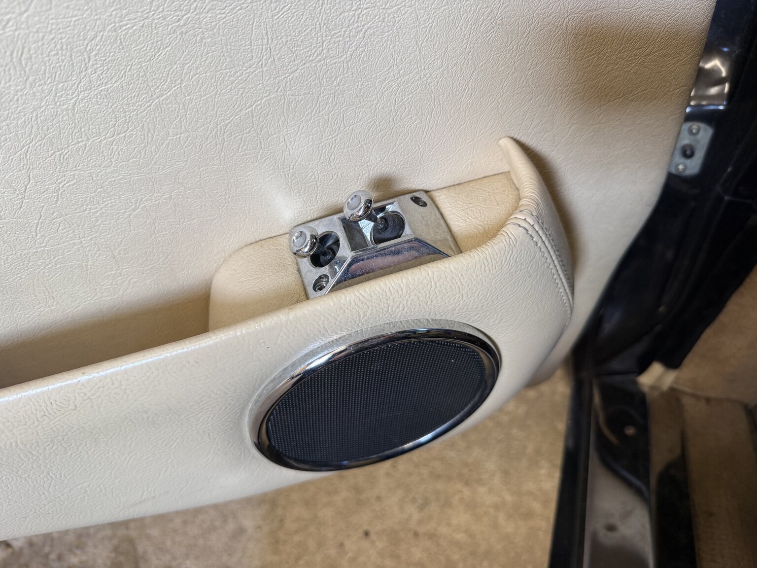 Interior image of 1990 Jaguar Daimler Double six