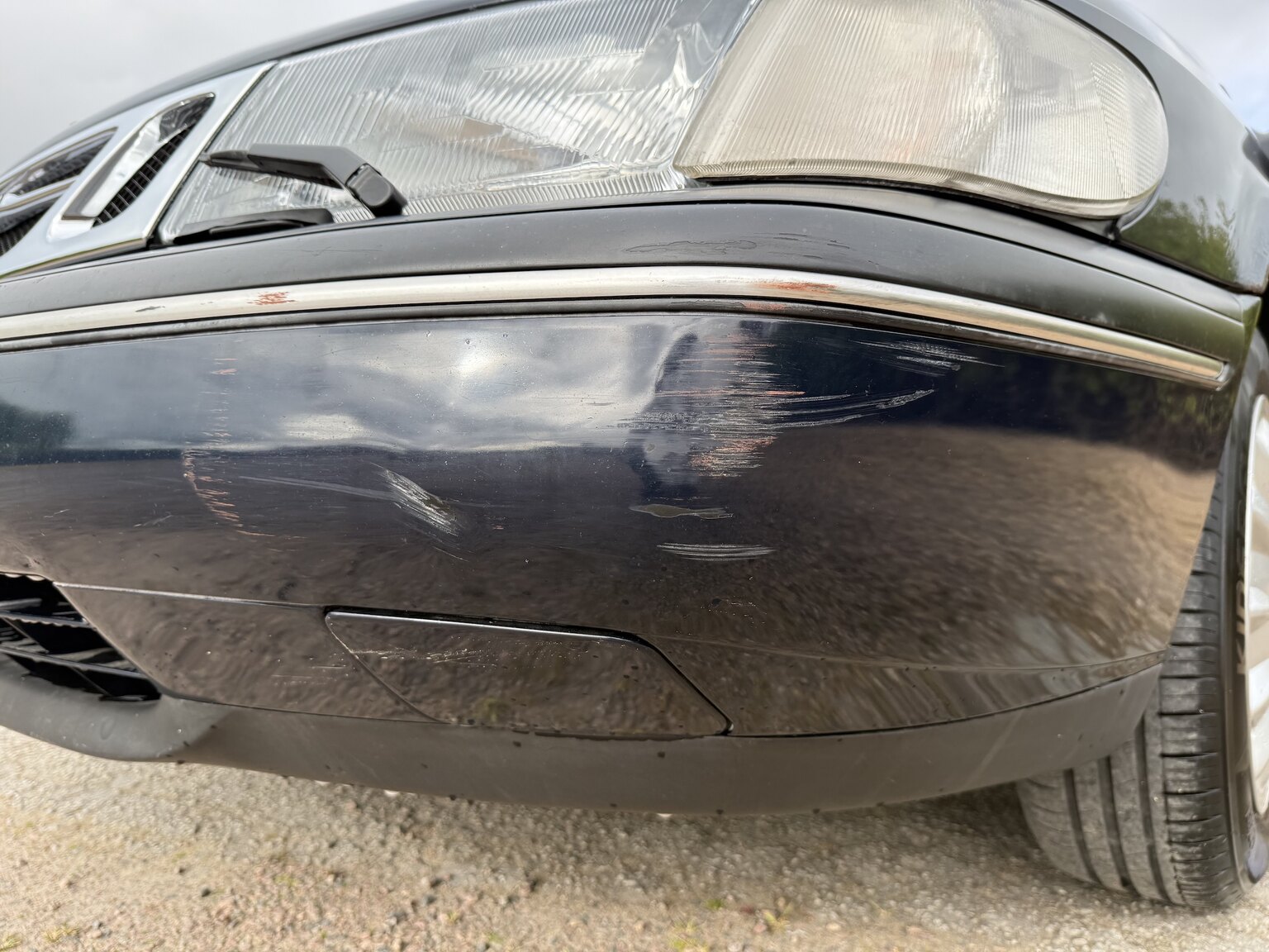 Exterior image of 1997 SAAB 900
