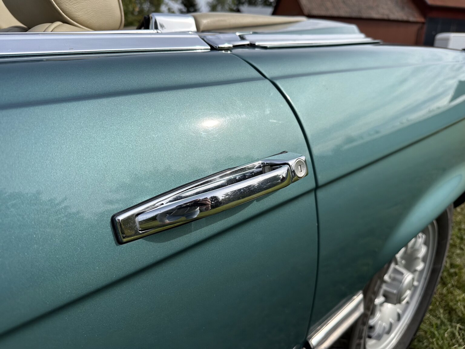 Exteriörbild på 1985 Mercedes-Benz 380 SL