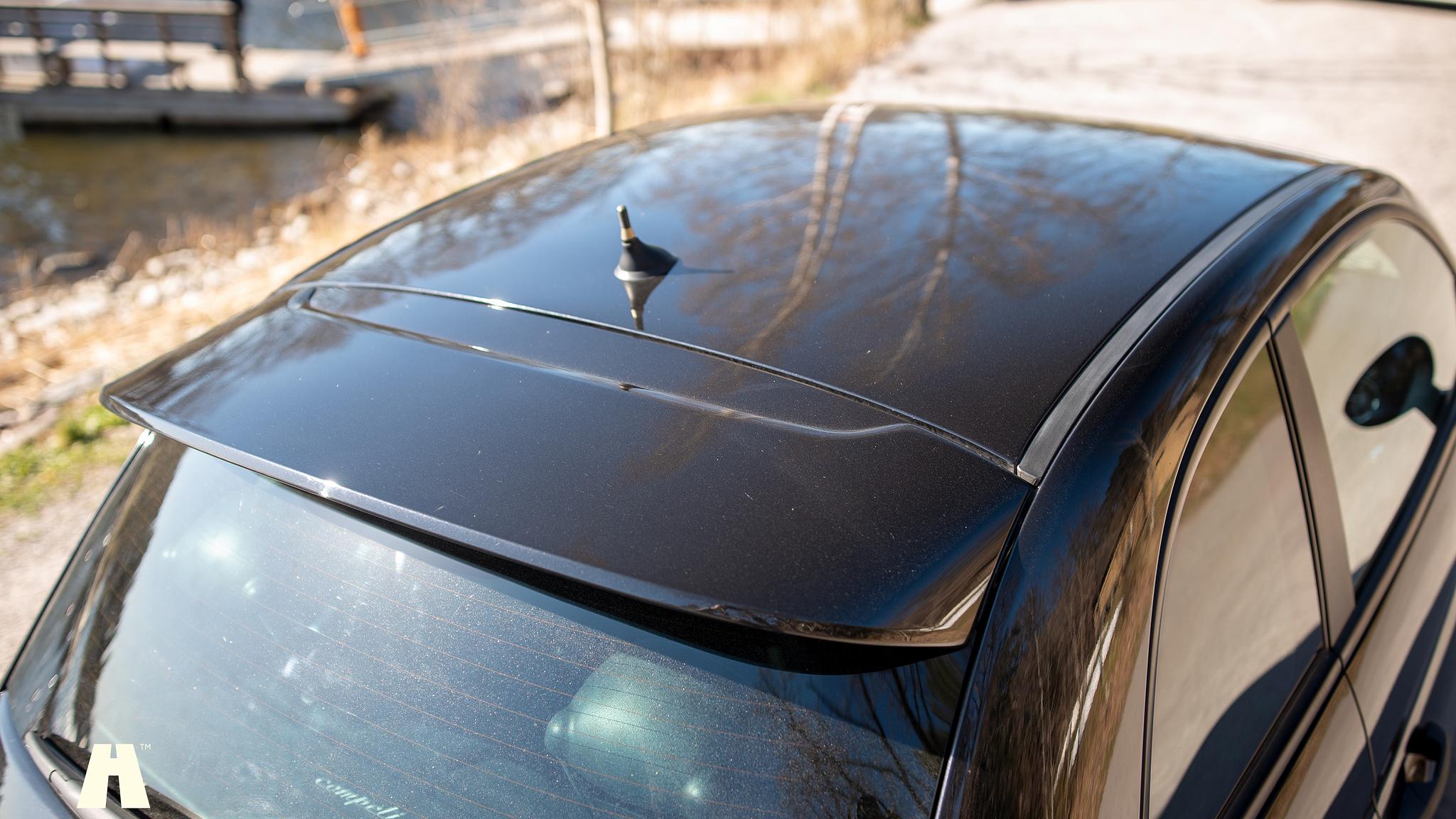 Exteriörbild på 2016 Abarth 595 Competizione (18)