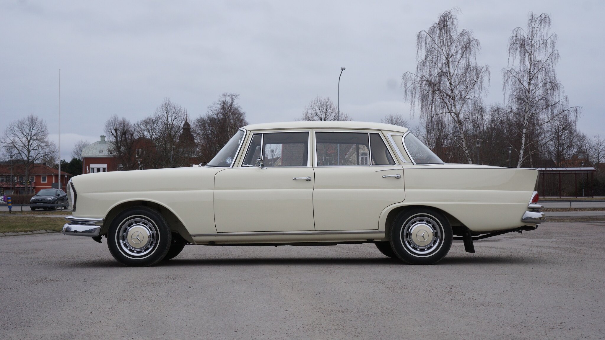 Aussenfoto 1966 Mercedes-Benz 230 S