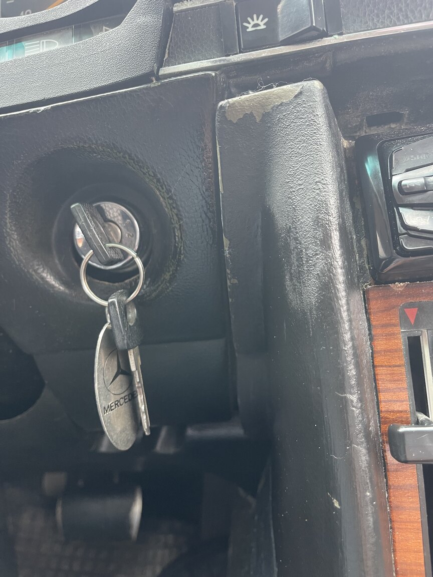 Interior image of 1973 Mercedes 350 SLC
