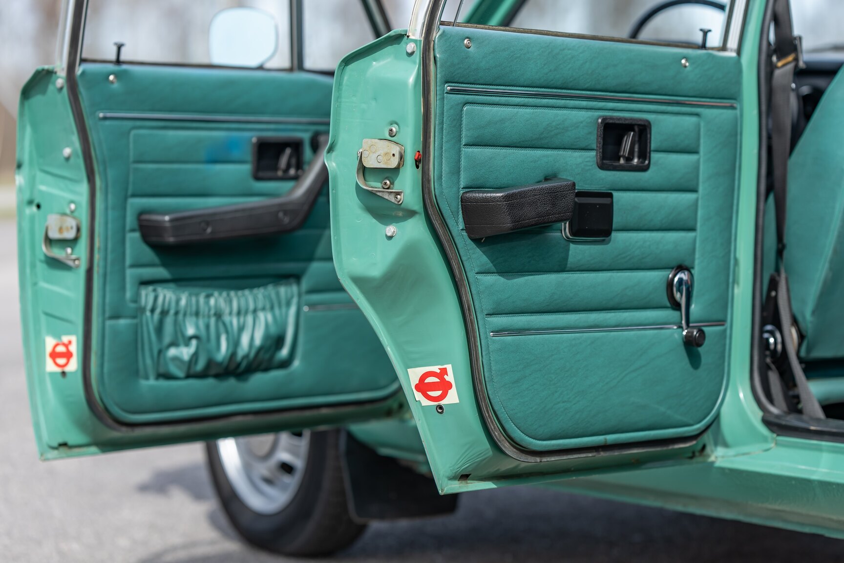 Innenraumfoto von 1973 Volvo 144 (16)