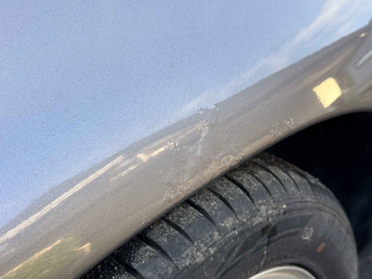 Exterior image of 1985 Porsche 928 (40)