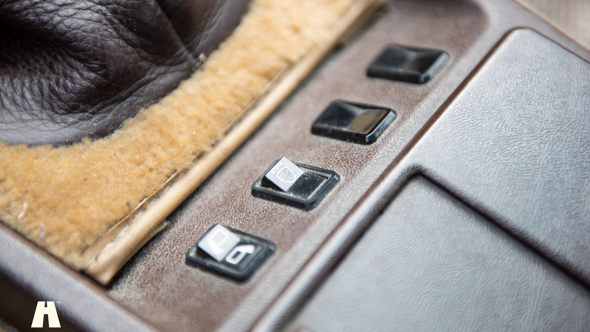 Interior image of 1981 Porsche 924 (27)
