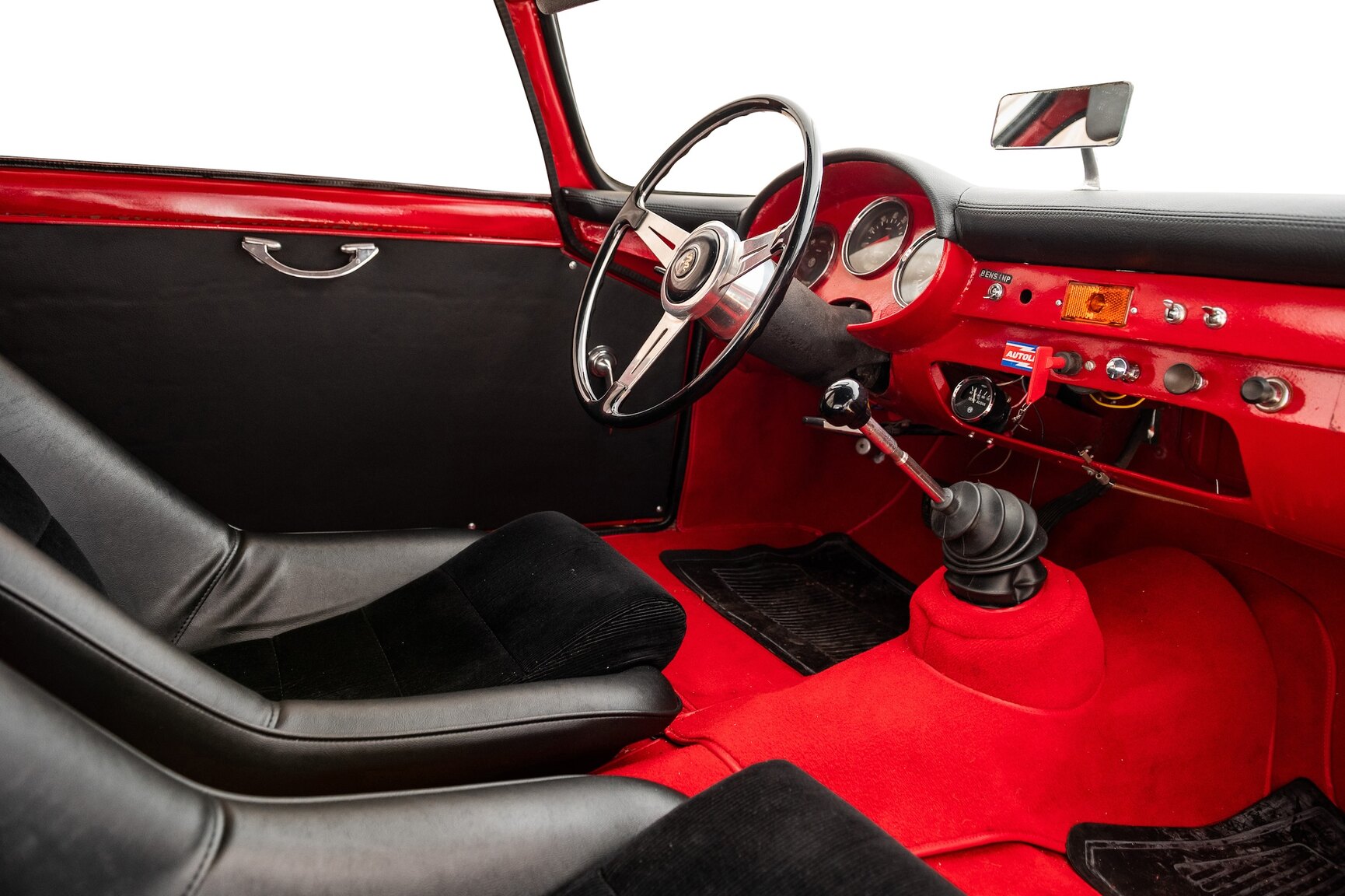 Interior image of 1962 Alfa Romeo Giulietta 1300 SS