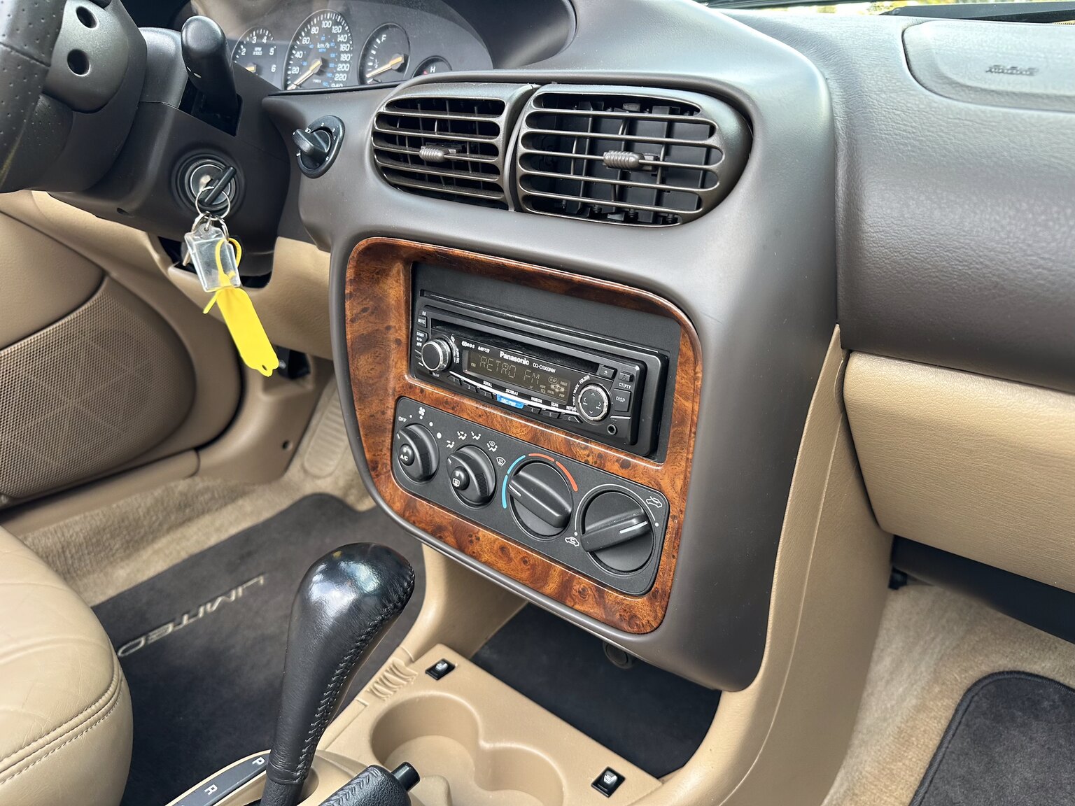 Interior image of 1996 Chrysler Stratus Cabriolet